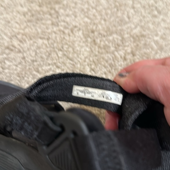 Merrell. Belize sandal. Worn once. Black. Size 9. - Picture 7 of 7